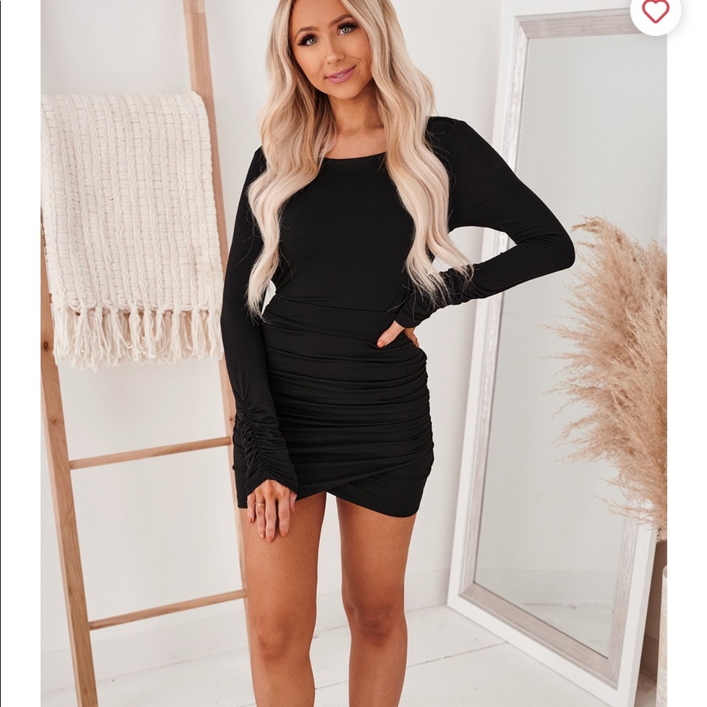 NWOT I’ve Got You Now Open Back Dress (Black)
